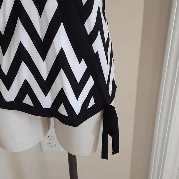 Top - Picture 3 of 4